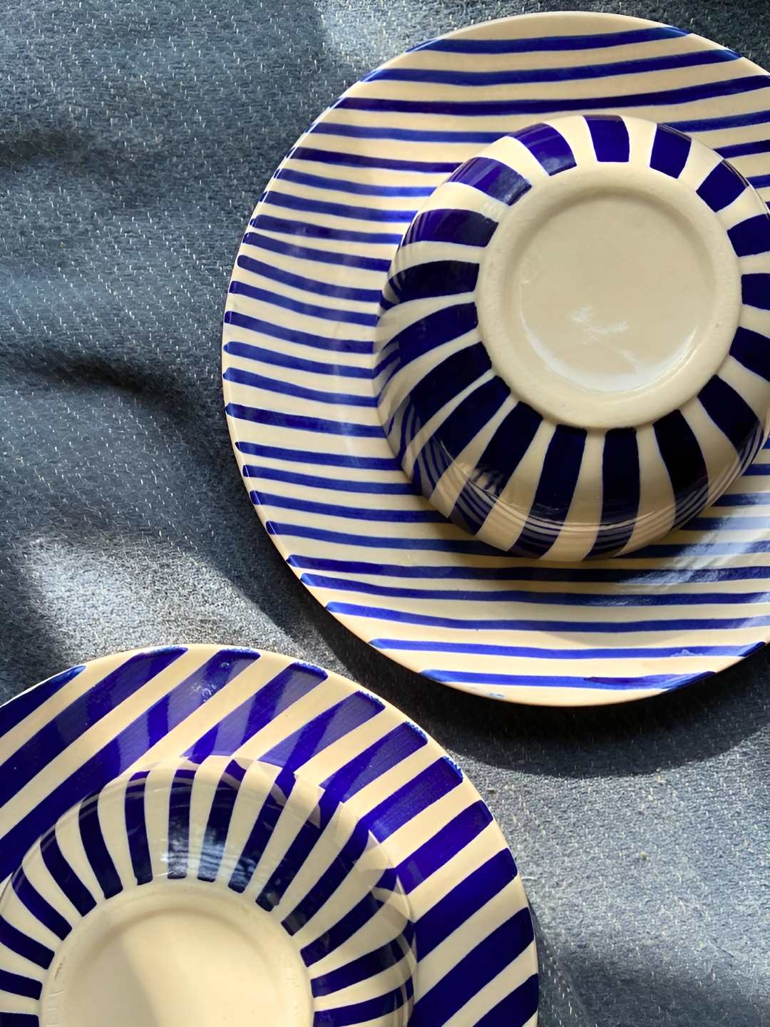 

WEAVING HOMES White & Blue 2 Pieces Striped Ceramic Bowl & Plate