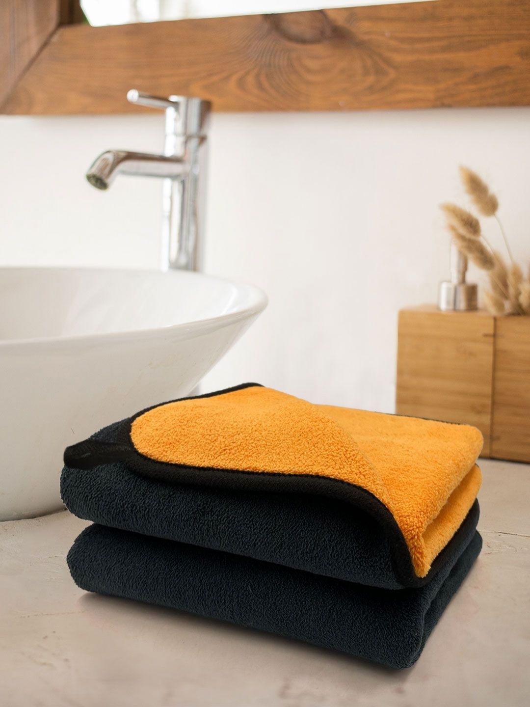 

Myntra Elegant Homes Blue 2 Pieces Microfiber Highly Absorbent 650 GSM Hand Towels, Yellow