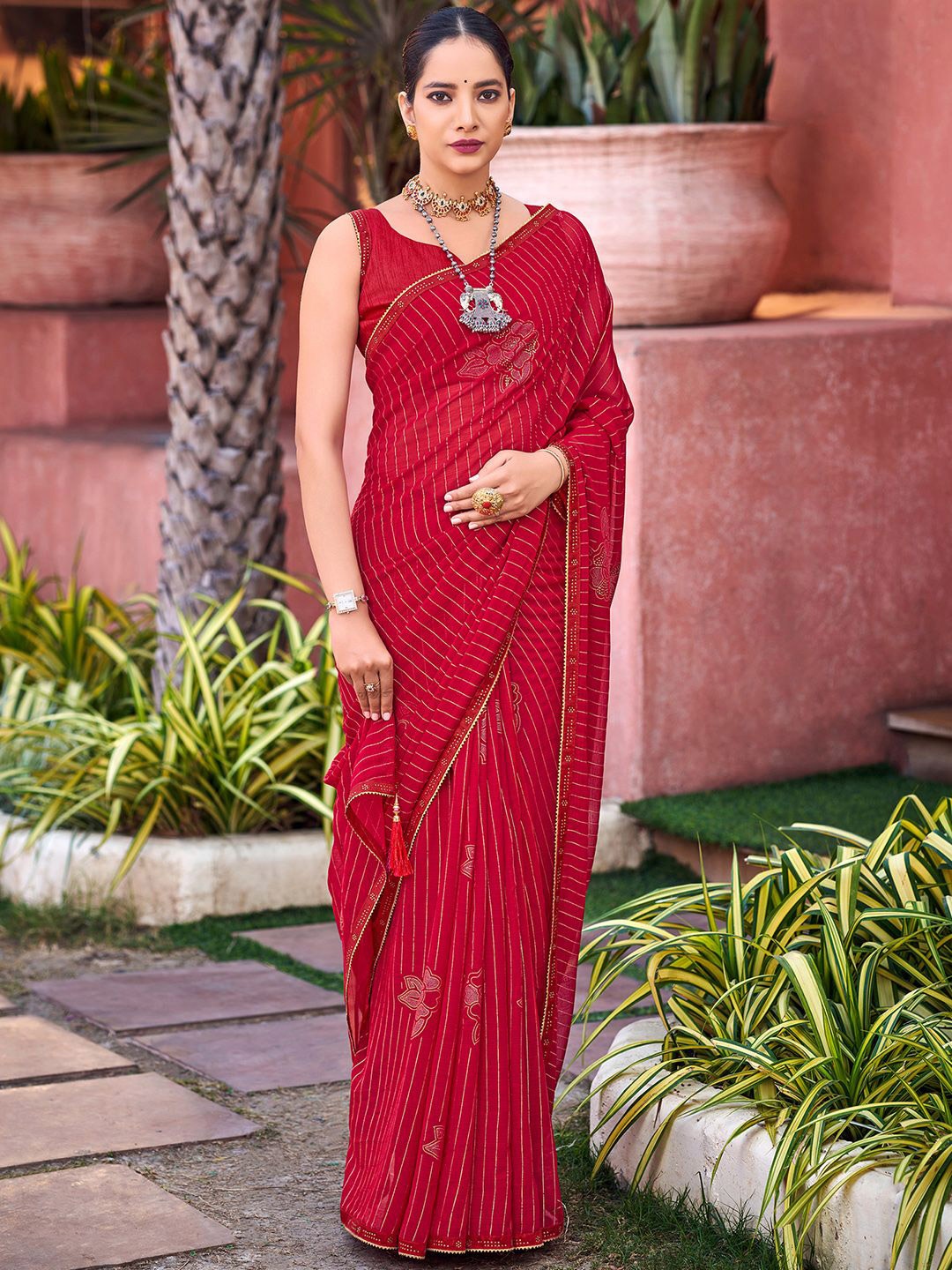 

Saree mall Striped Embellished Gotta Patti Sarees, Red