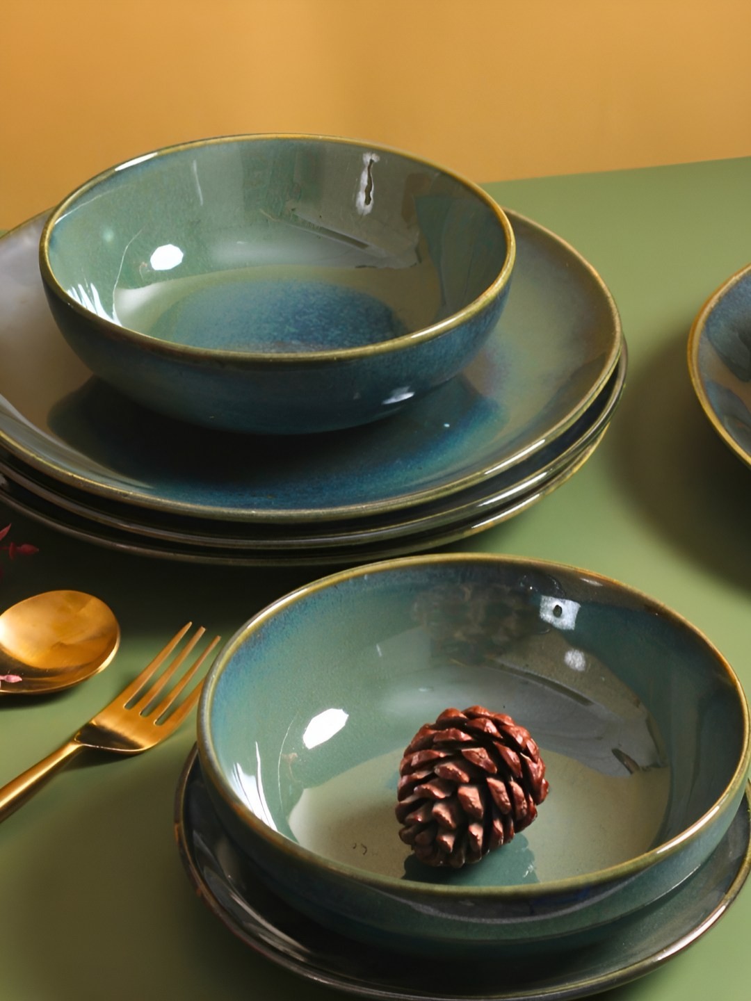 

WEAVING HOMES Green 3 Pieces Glossy Dinner Set