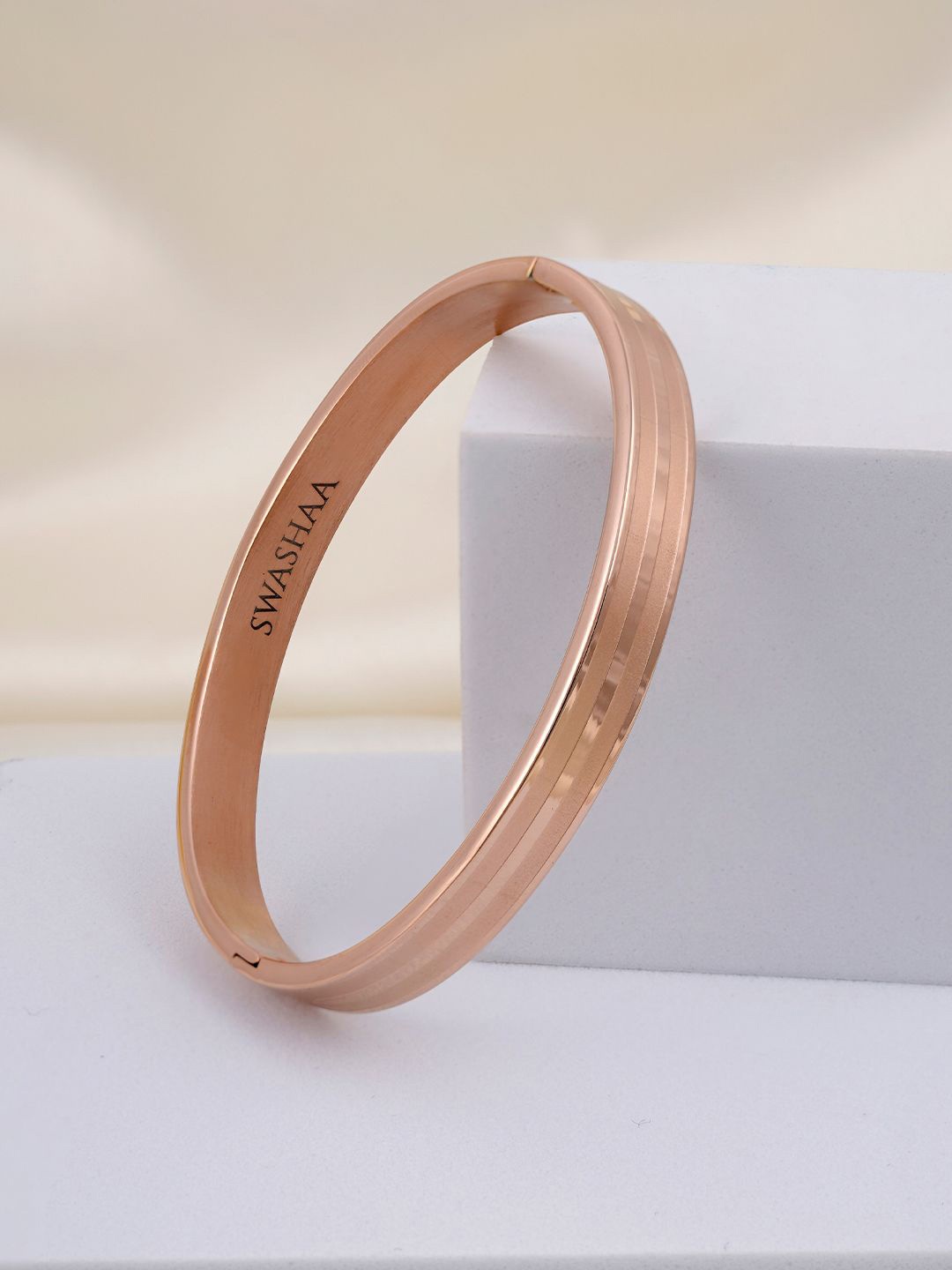 

SWASHAA Milo Men Rose Gold-Plated Kada Bracelet
