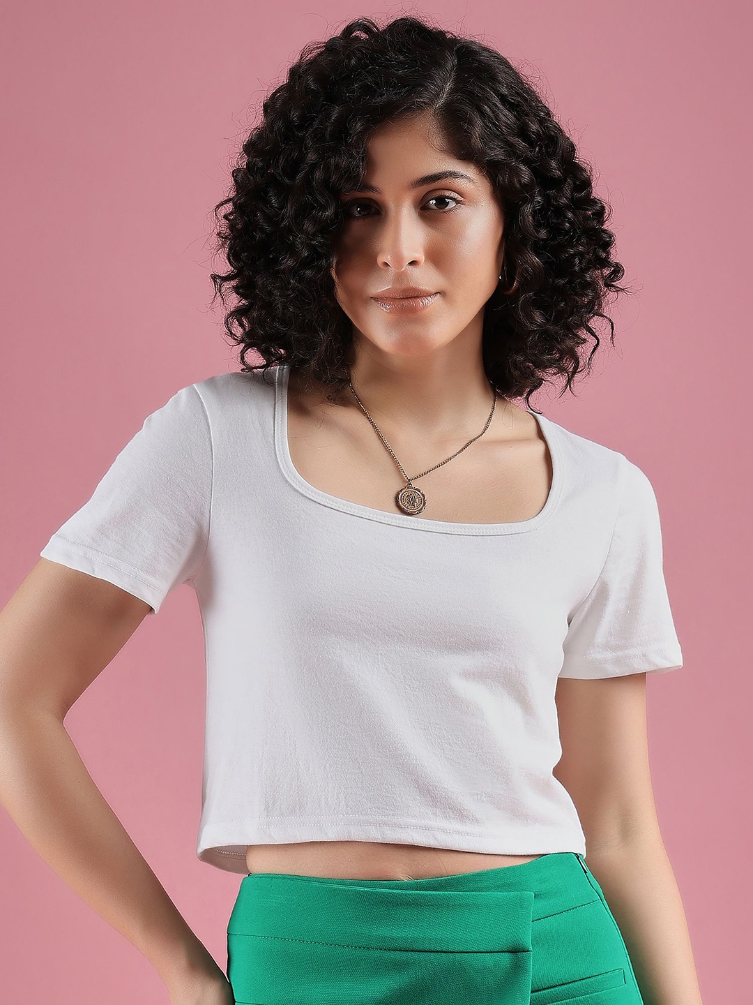 

DressBerry Women Solid Scoop Neck Cotton T-Shirt, White