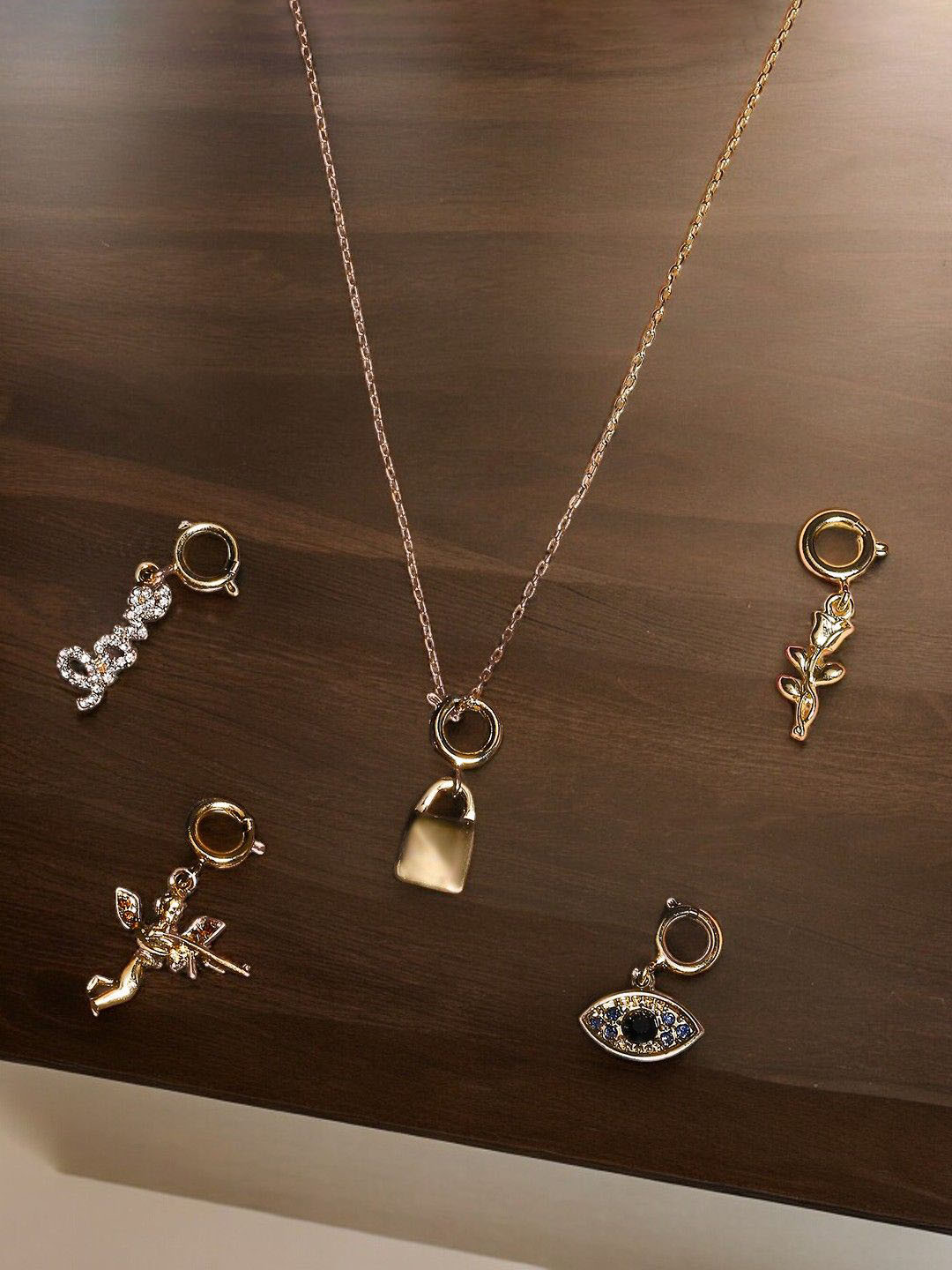 

fabula Set Of 5 Pendant with Chain, Gold