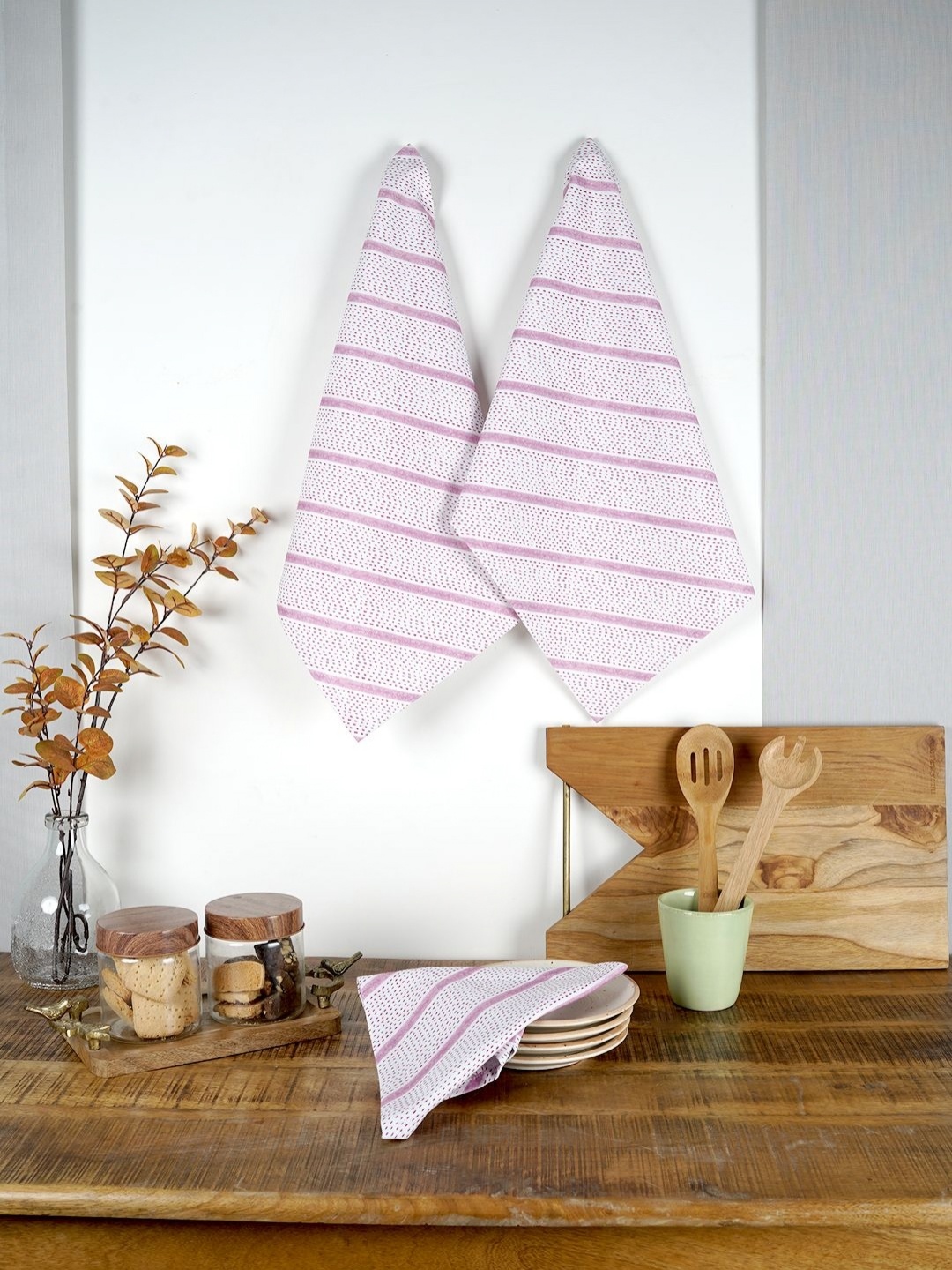 

Ratan Cart Pink 3 Pieces Striped Cotton Kitchen Towels