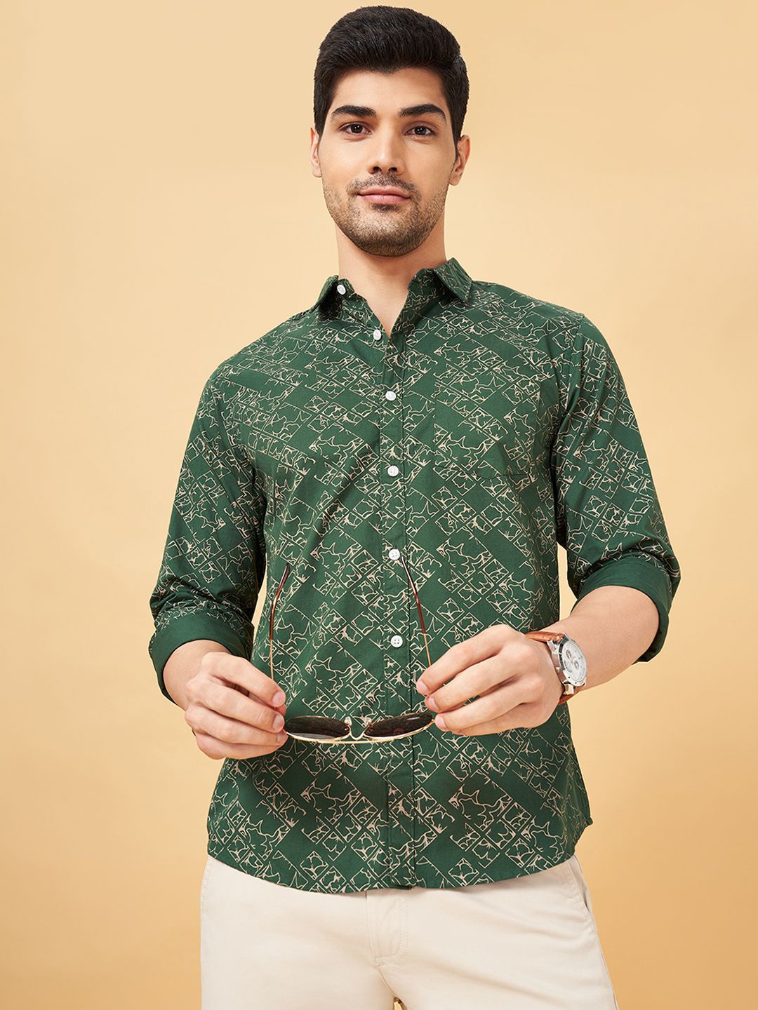 

BYFORD by Pantaloons Men Spread Collar Abstract Printed Cotton Slim Fit Casual Shirt, Green