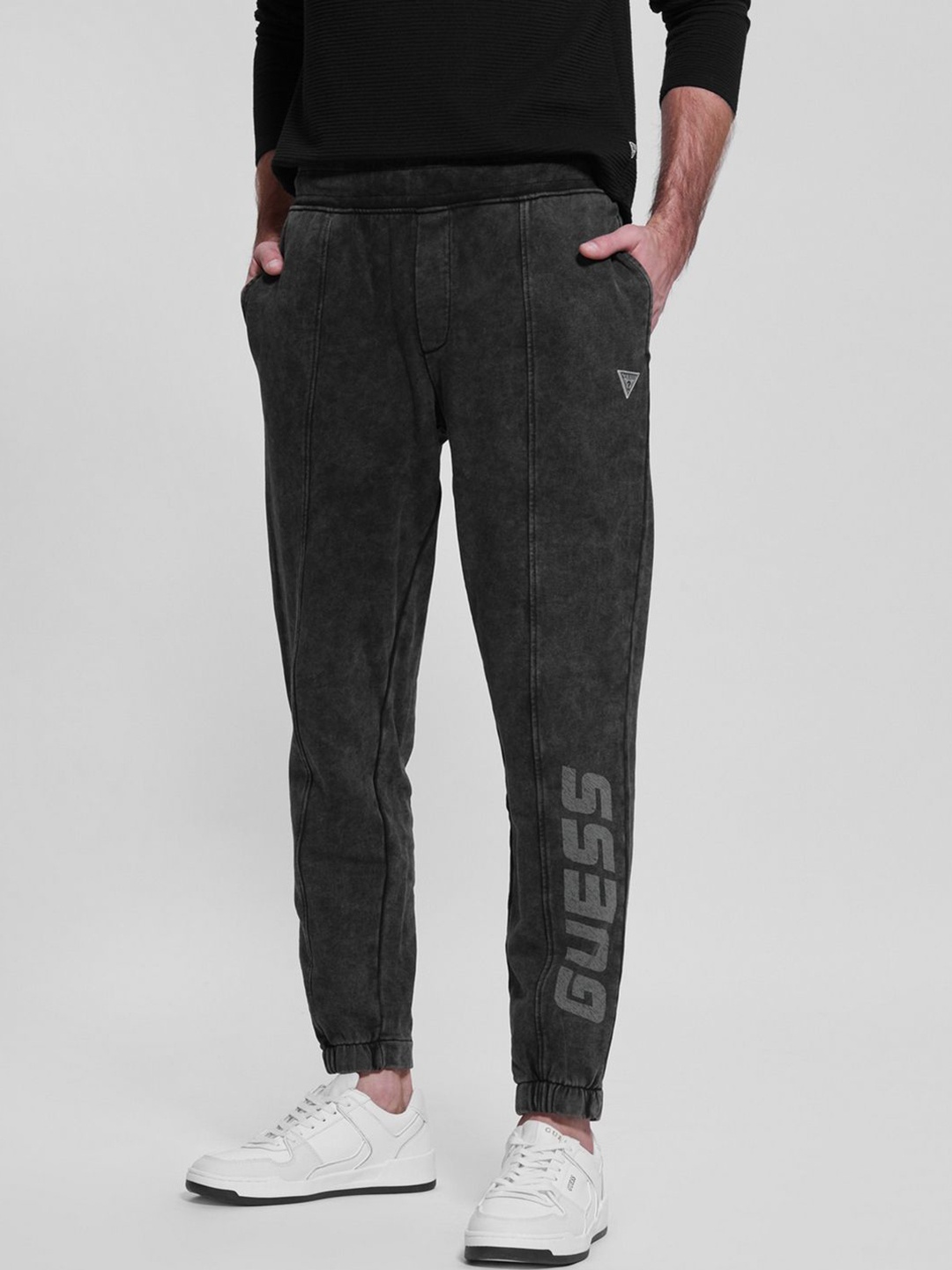 

GUESS Men Washed Mid-Rise Ankle Length Joggers, Black