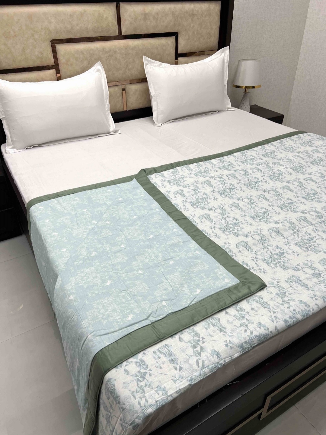 

Pure Decor Green & White Cotton AC Room 210 GSM Double Bed Dohar