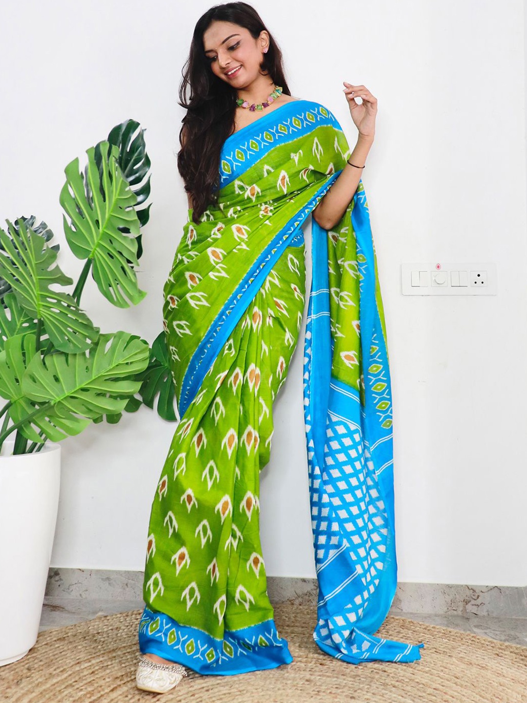

Saree mall Ethnic Motifs Bagh Green Sarees