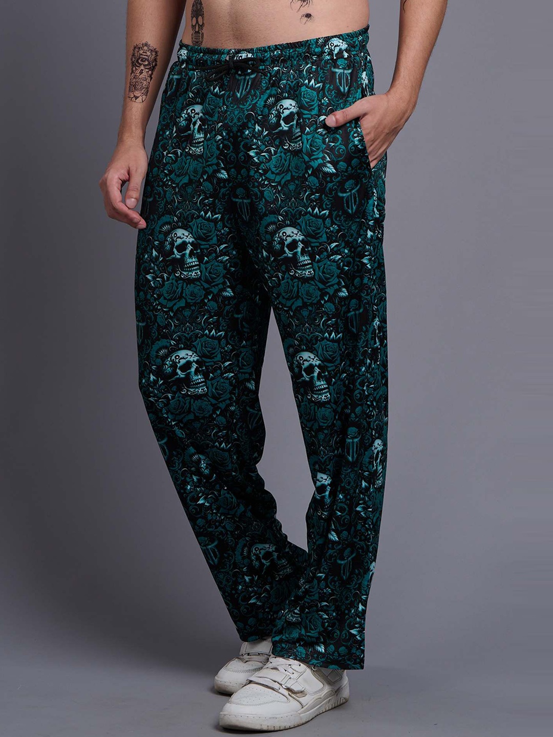 

GO DEVIL Men Abstract Loose Fit Mid-Rise Trousers, Teal