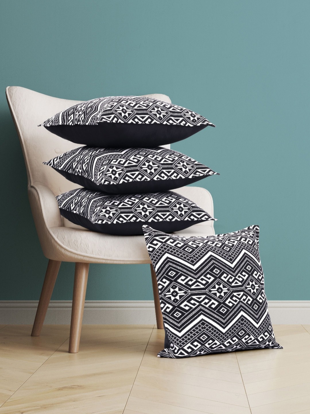

Fashionhub Black & White 4 Pieces Geometric Cotton Square Cushion Covers
