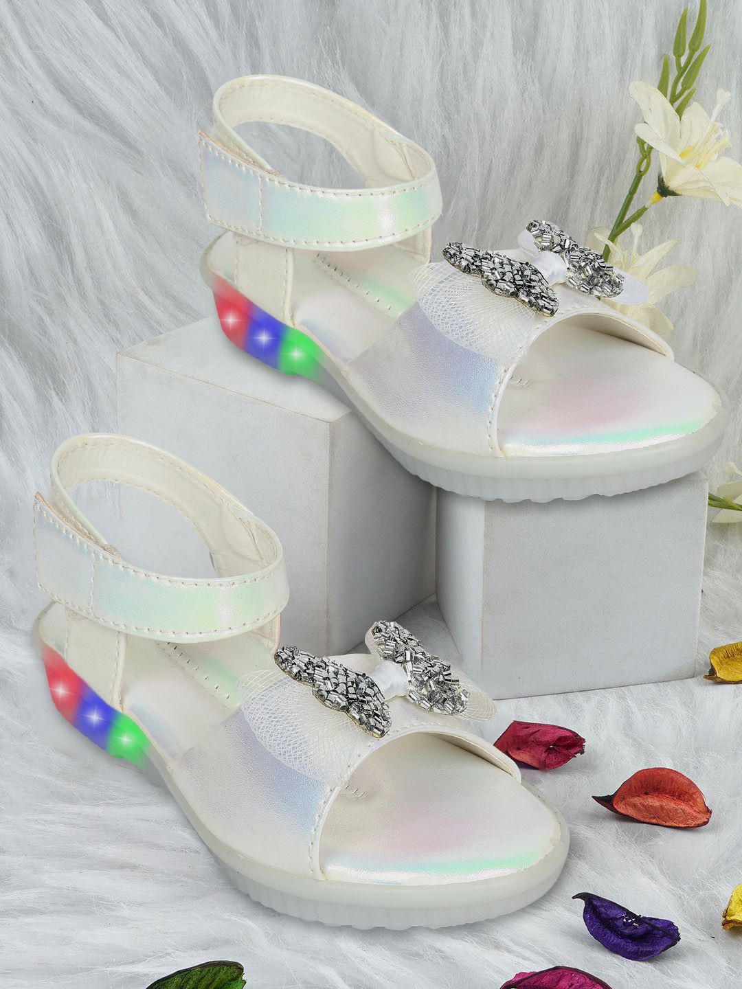 

BAESD Girls Bow Detailed LED Sandals, White