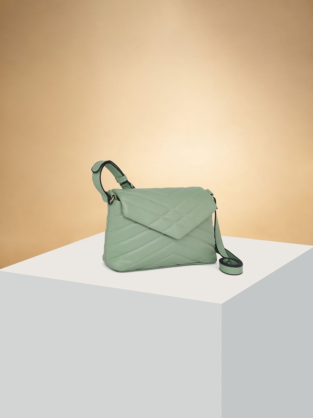 

Forever Glam by Pantaloons PU Structured Handheld Bag with Quilted, Green
