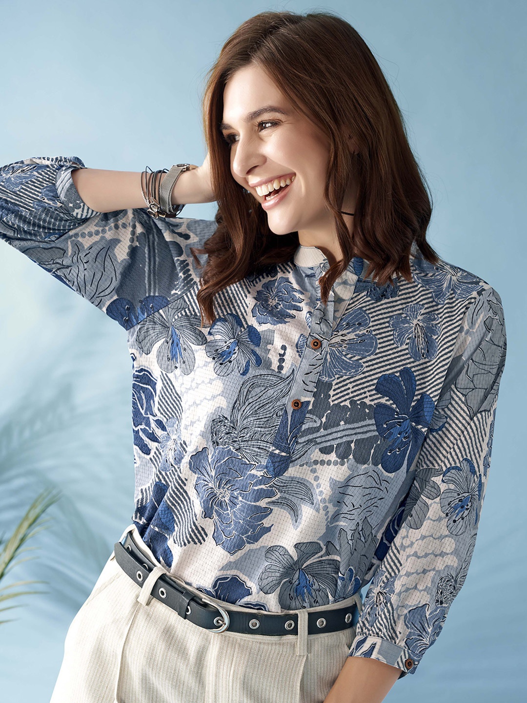 

Anouk Women Floral Printed Mandarin Collar Kurti, Blue