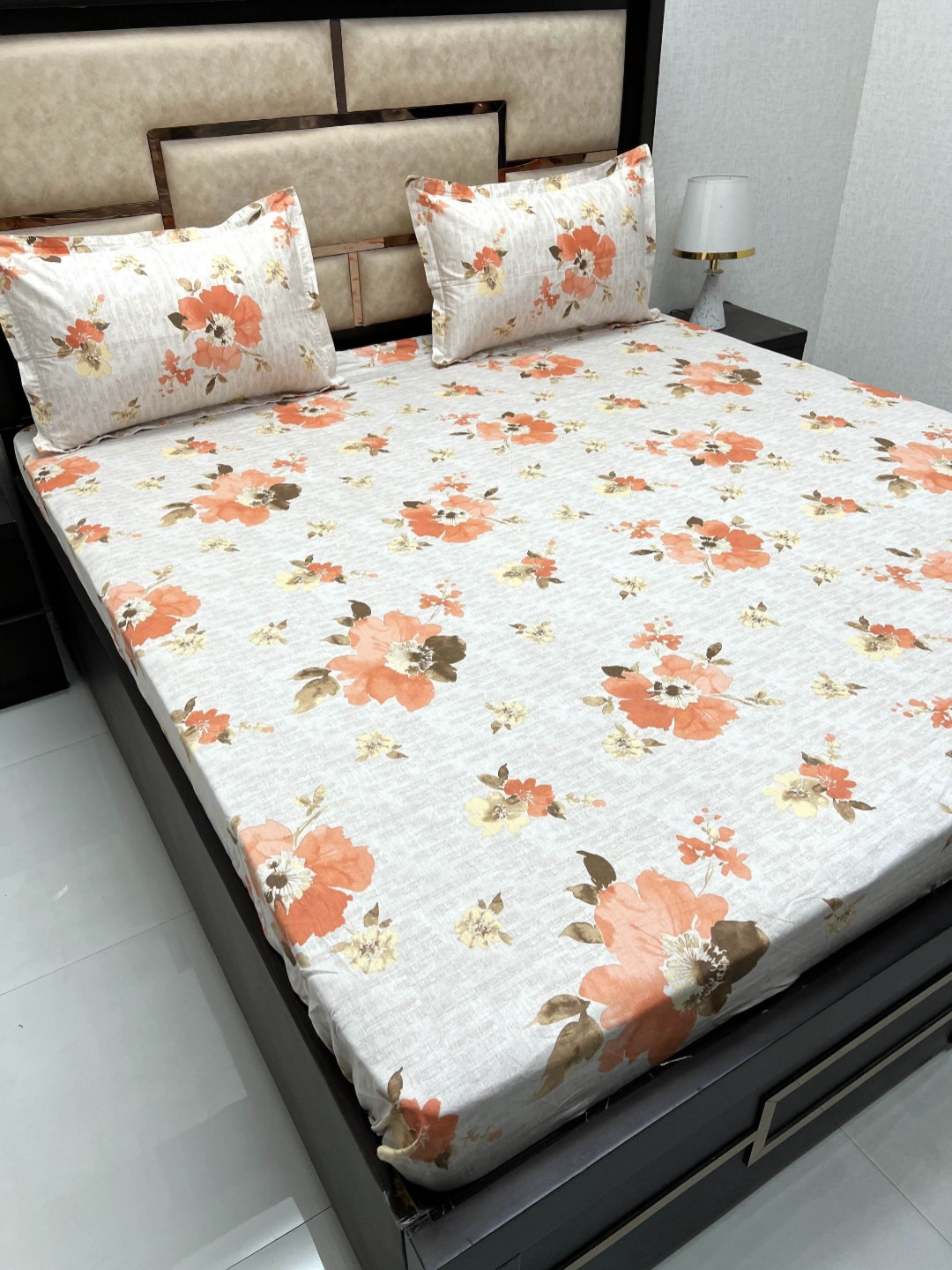 

Pure Decor Orange & Grey Floral 400 TC fitted Cotton King Bedsheet with 2 Pillow Covers