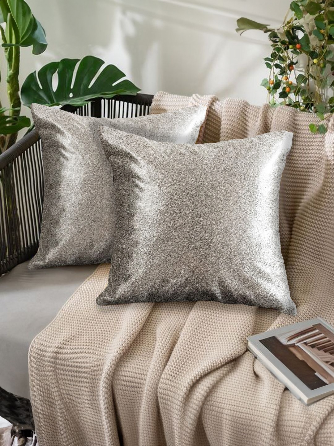

Tesmare Off White & Silver-Toned 2 Pieces Embellished Velvet Square Cushion Covers