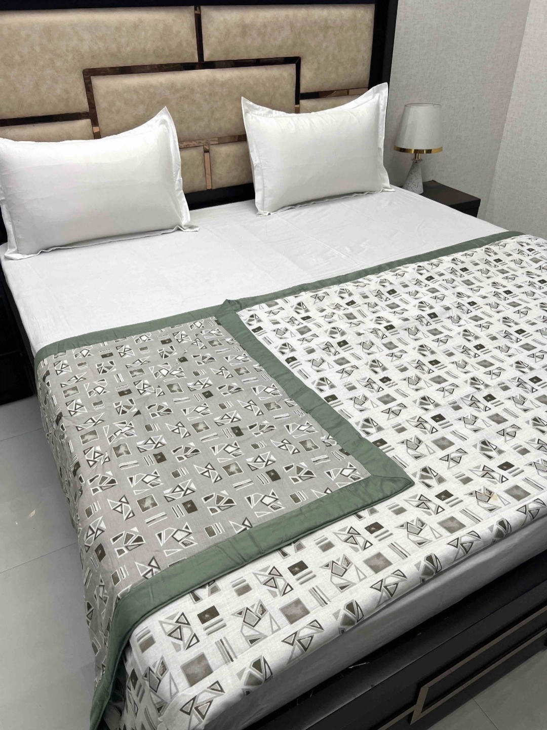 

Pure Decor Green & White Geometric Cotton AC Room 210 GSM Double Bed Dohar
