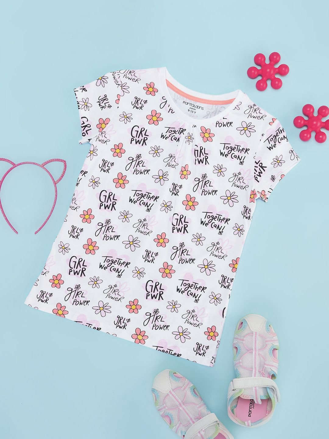 

Pantaloons Junior Girls Conversational Printed Round Neck Cotton T-Shirt, White