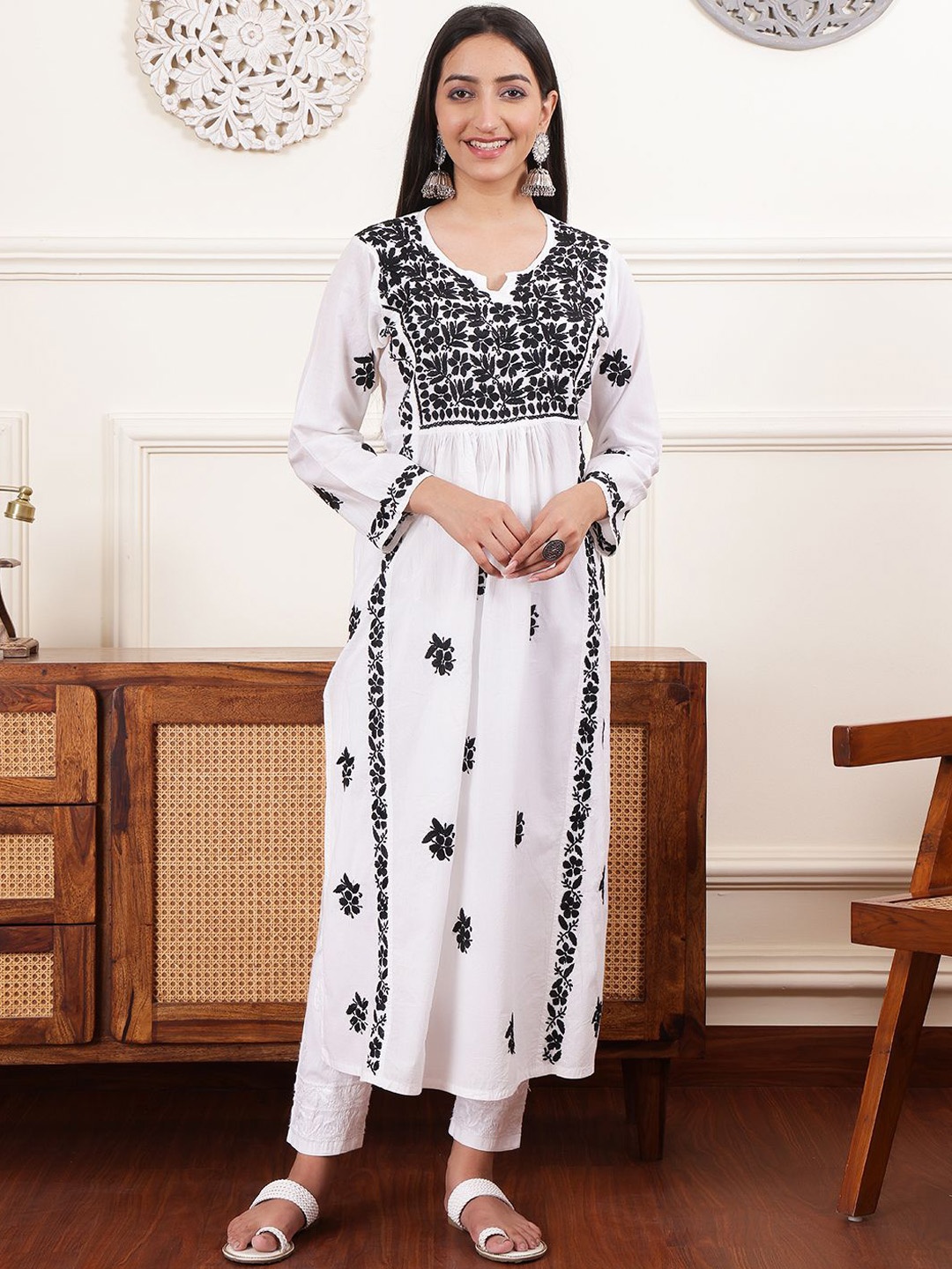 

Chowkhat Floral Embroidered Straight Kurta, White