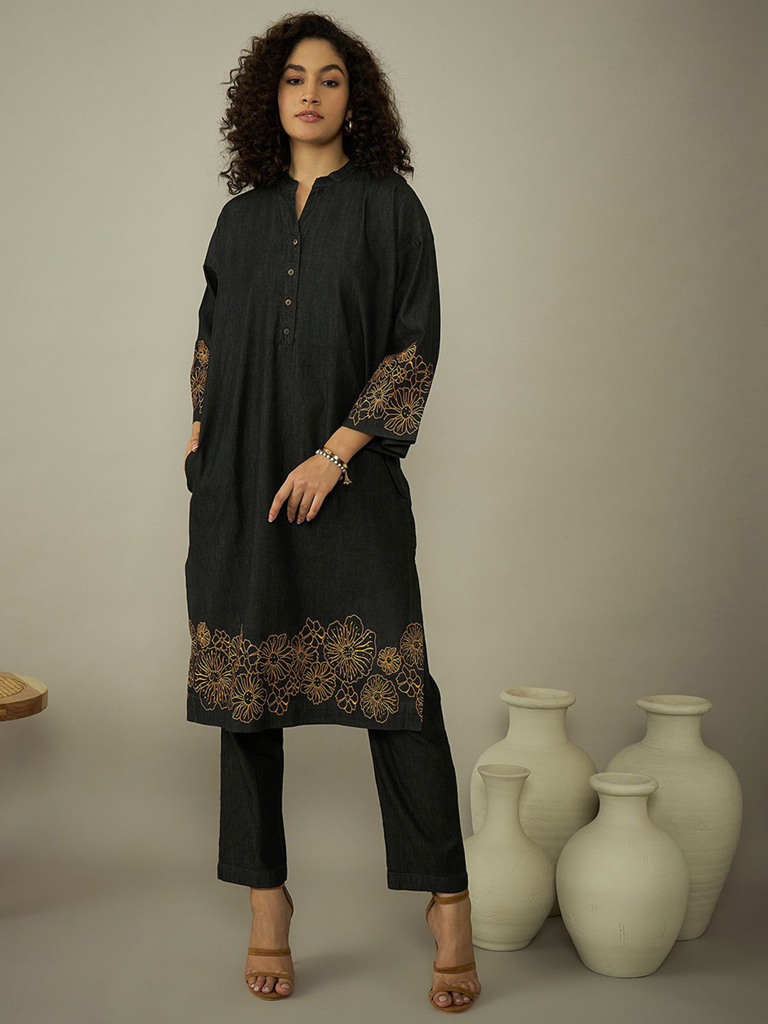

STADO Floral Printed Organic Cotton Straight Kurta with Trousers, Black
