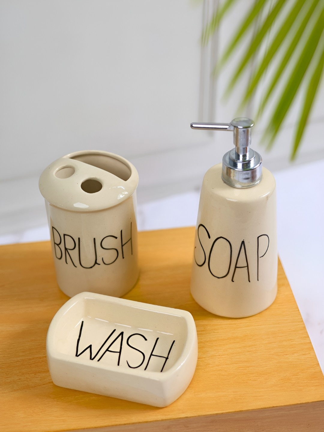 

WEAVING HOMES White & Black 3 Pieces Printed Ceramic Bath Accessories Set
