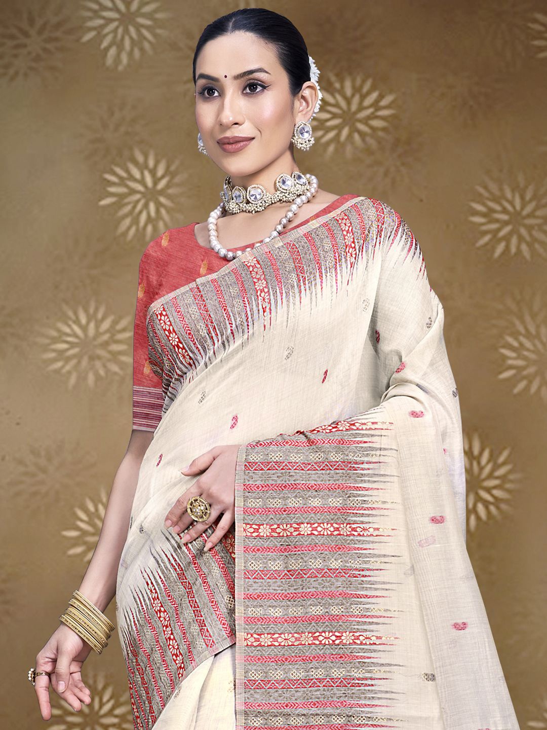 

Exclusiva Woven Design Zari Saree, Cream