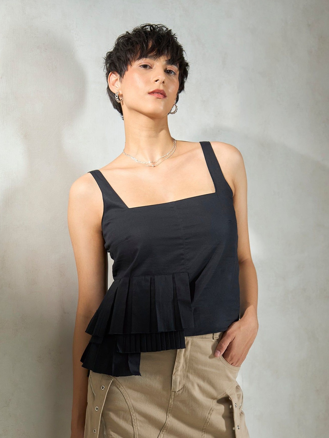 

Virgio Cotton Solid Crop Top, Black