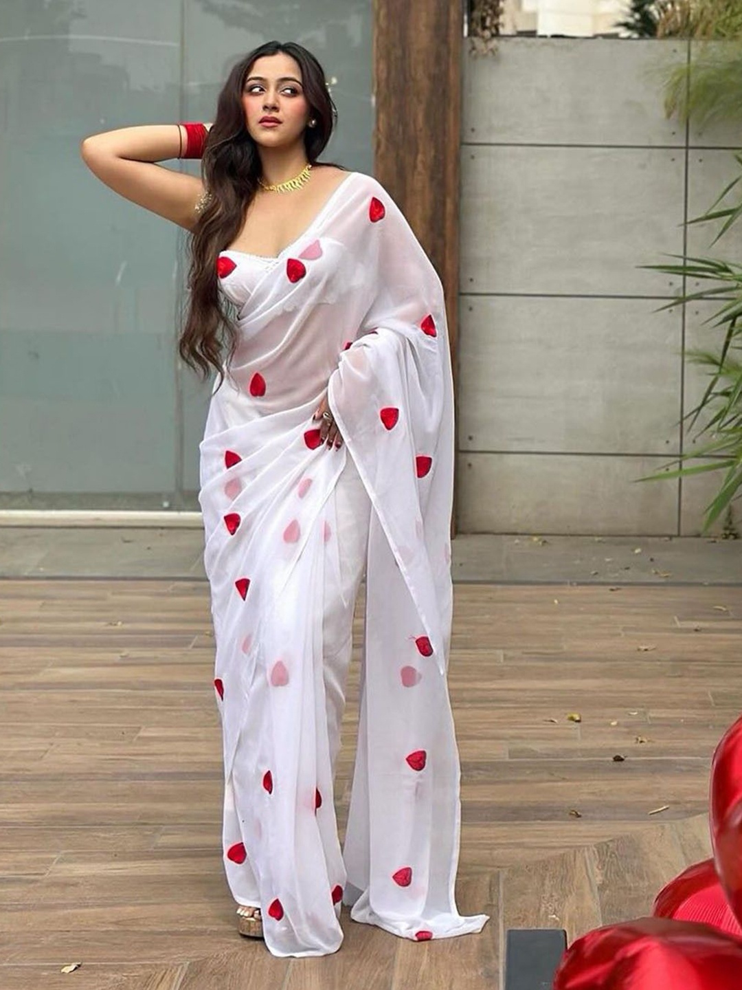 

FEBO FASHION Women Embellished Saree, White