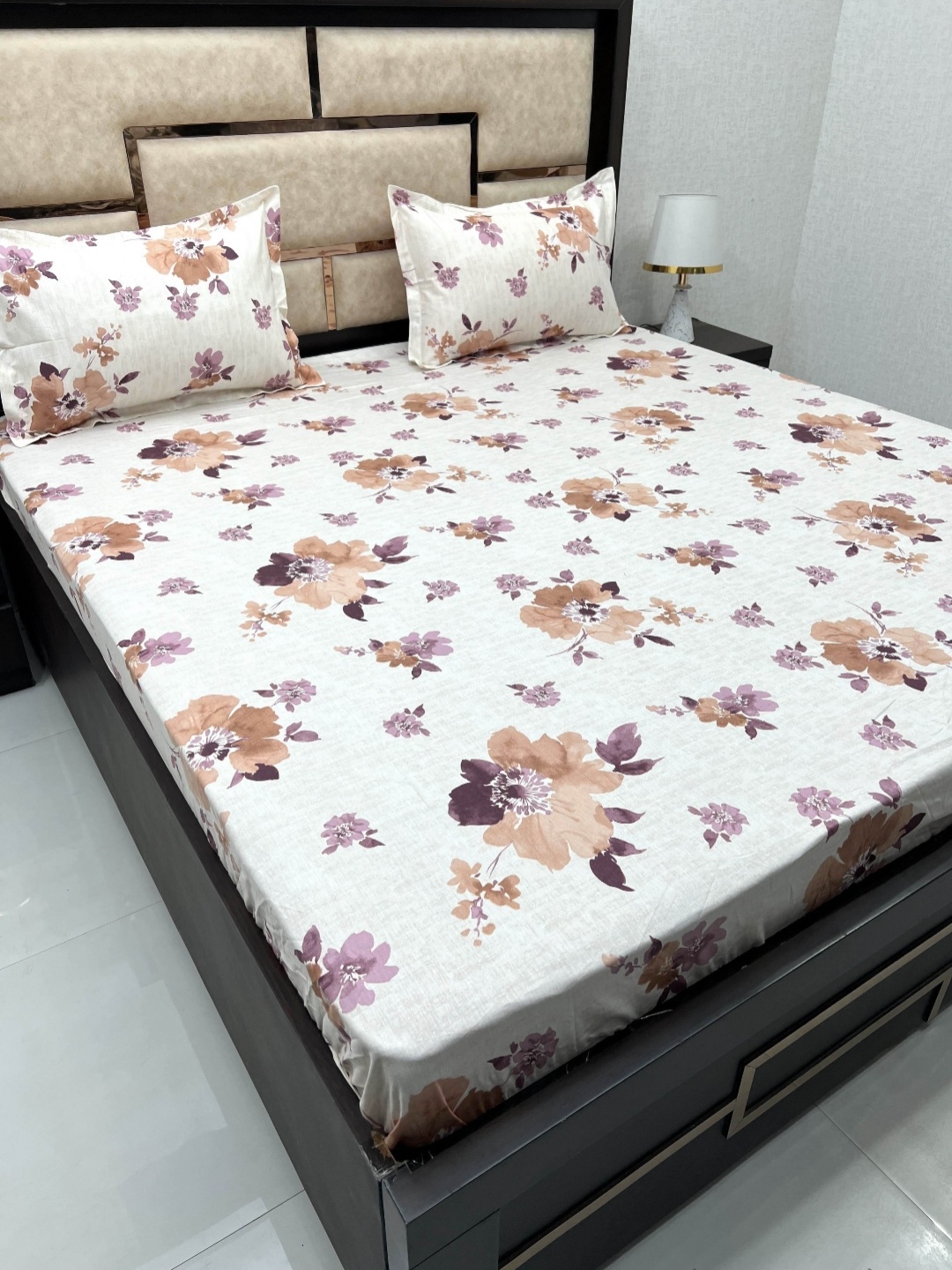 

Pure Decor White & Purple Floral 400 TC fitted Cotton King Bedsheet with 2 Pillow Covers