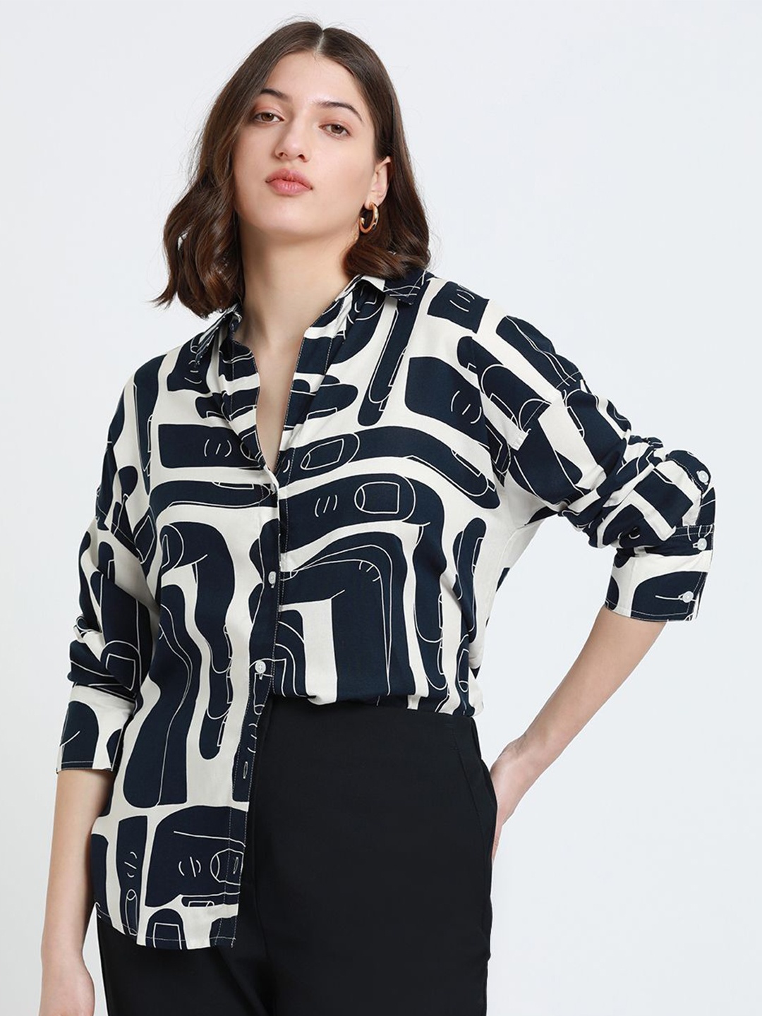 

DL Woman Women Spread Collar Abstract Printed Relaxed Fit Casual Shirt, Navy blue