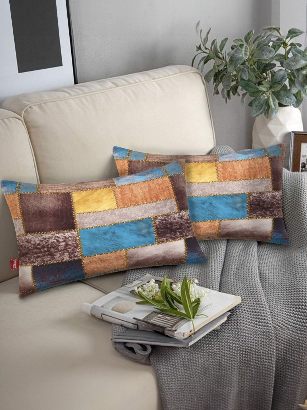 

Tesmare Premium Brown & Yellow 2 Pieces Geometric Velvet Rectangle Cushion Covers