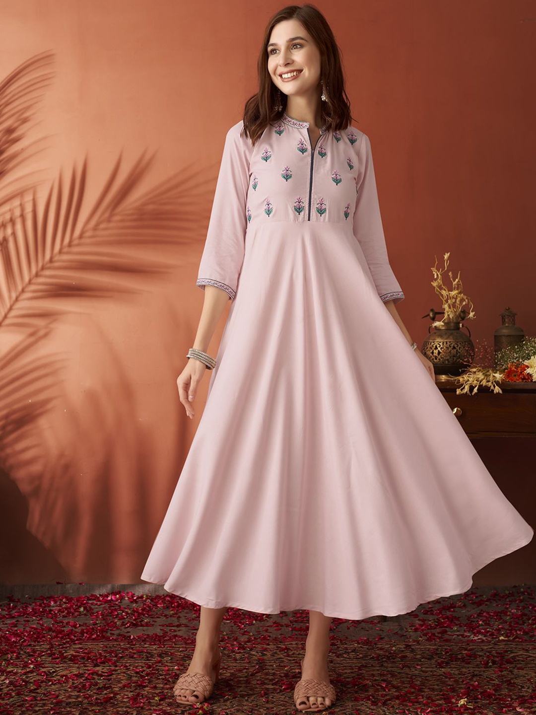 

Anouk Embroidered Thread Work Anarkali Kurta, Pink