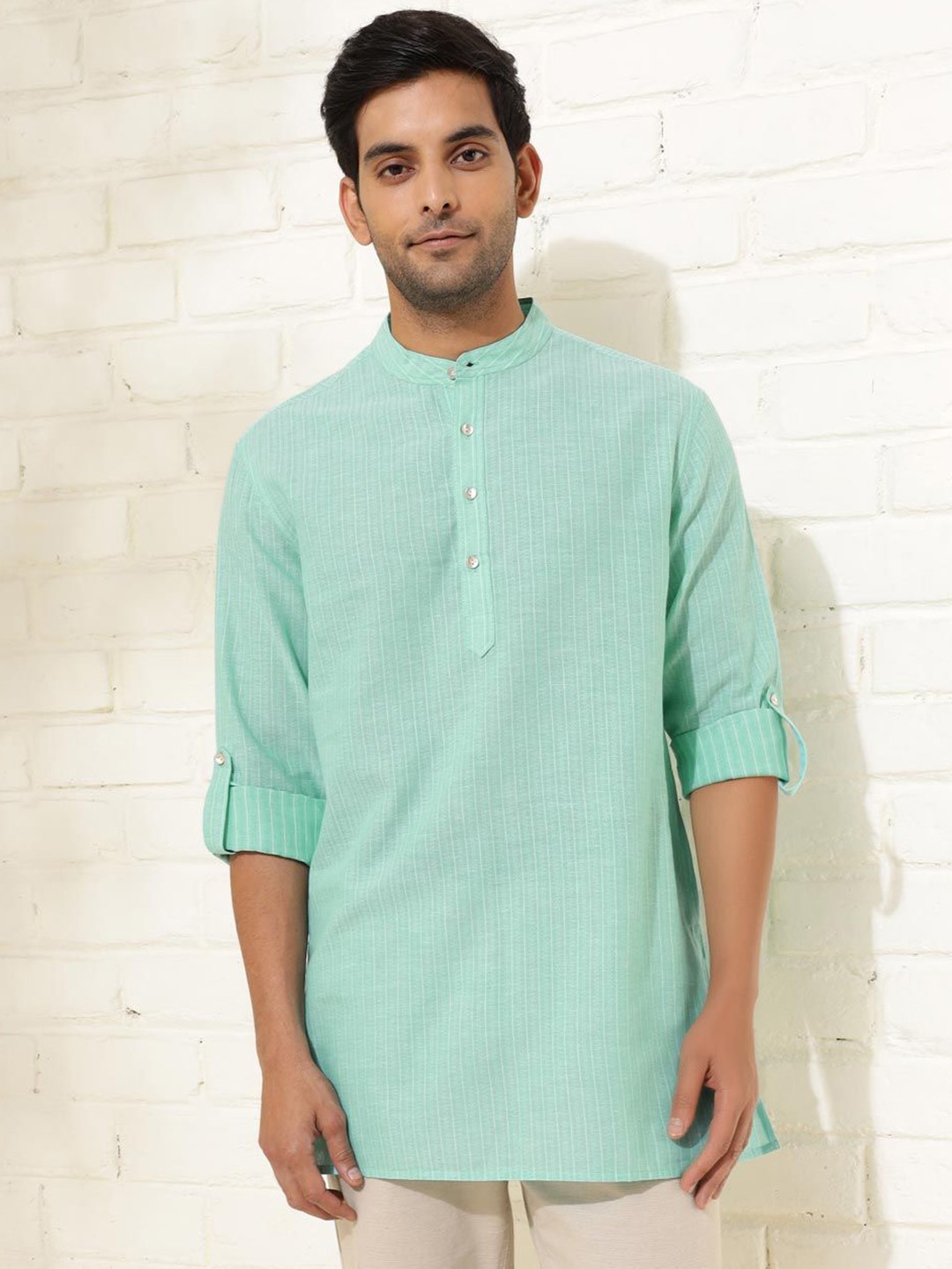 

Fabindia Striped Mandarin Collar Roll-Up Sleeves Cotton Straight Short Kurta, Green