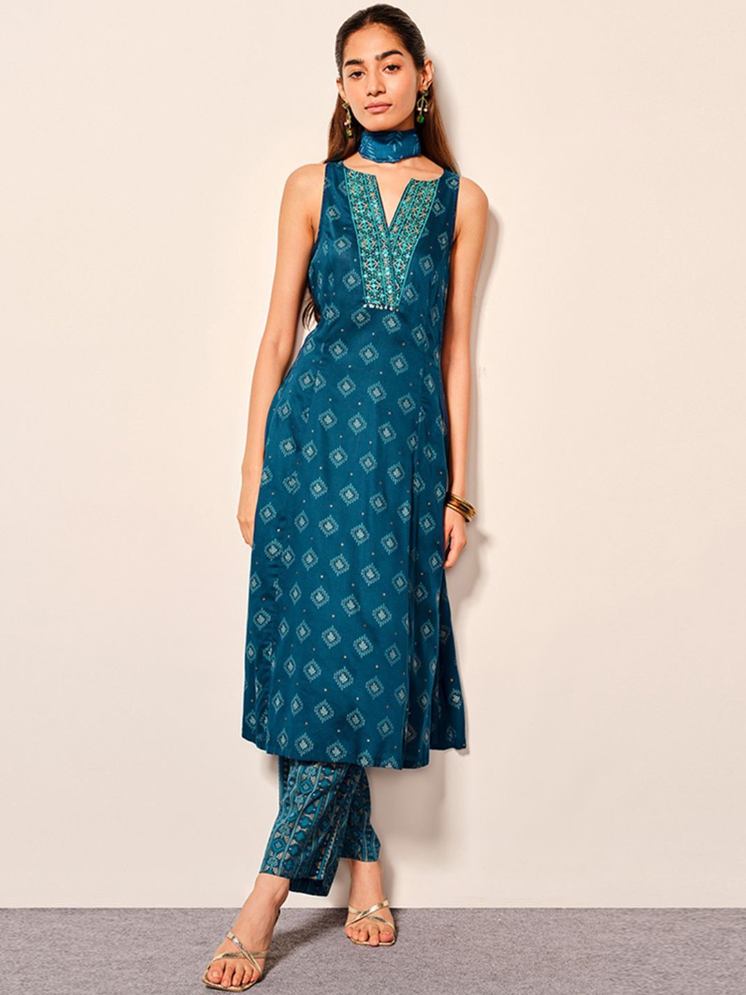 

Global Desi Ethnic Motifs Printed Notch Neck Thread Work Kurta with Trousers, Blue