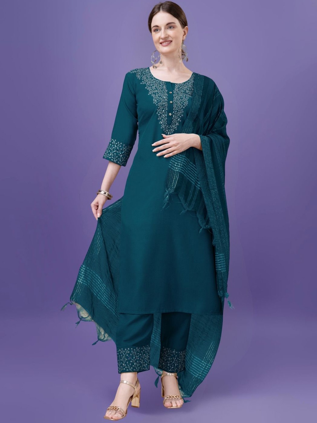 

KAZIA Floral Yoke Design Regular Thread Work Straight Kurta With Trousers & Dupatta, Turquoise blue