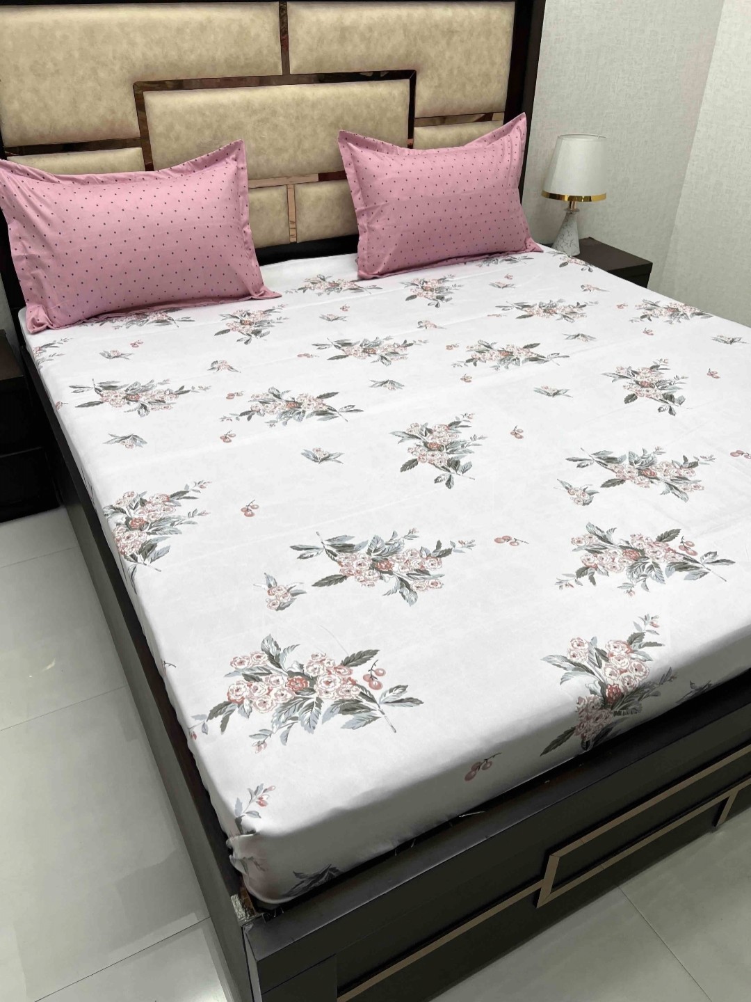 

Pure Decor White & Pink Floral 250 TC King Bedsheet with 2 Pillow Covers
