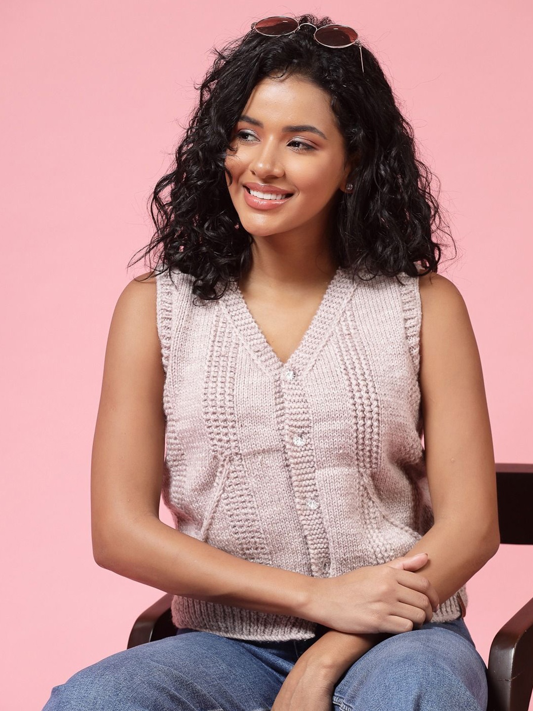 

Velvery Women Quirky Sweater Vest with Applique Detail, Grey