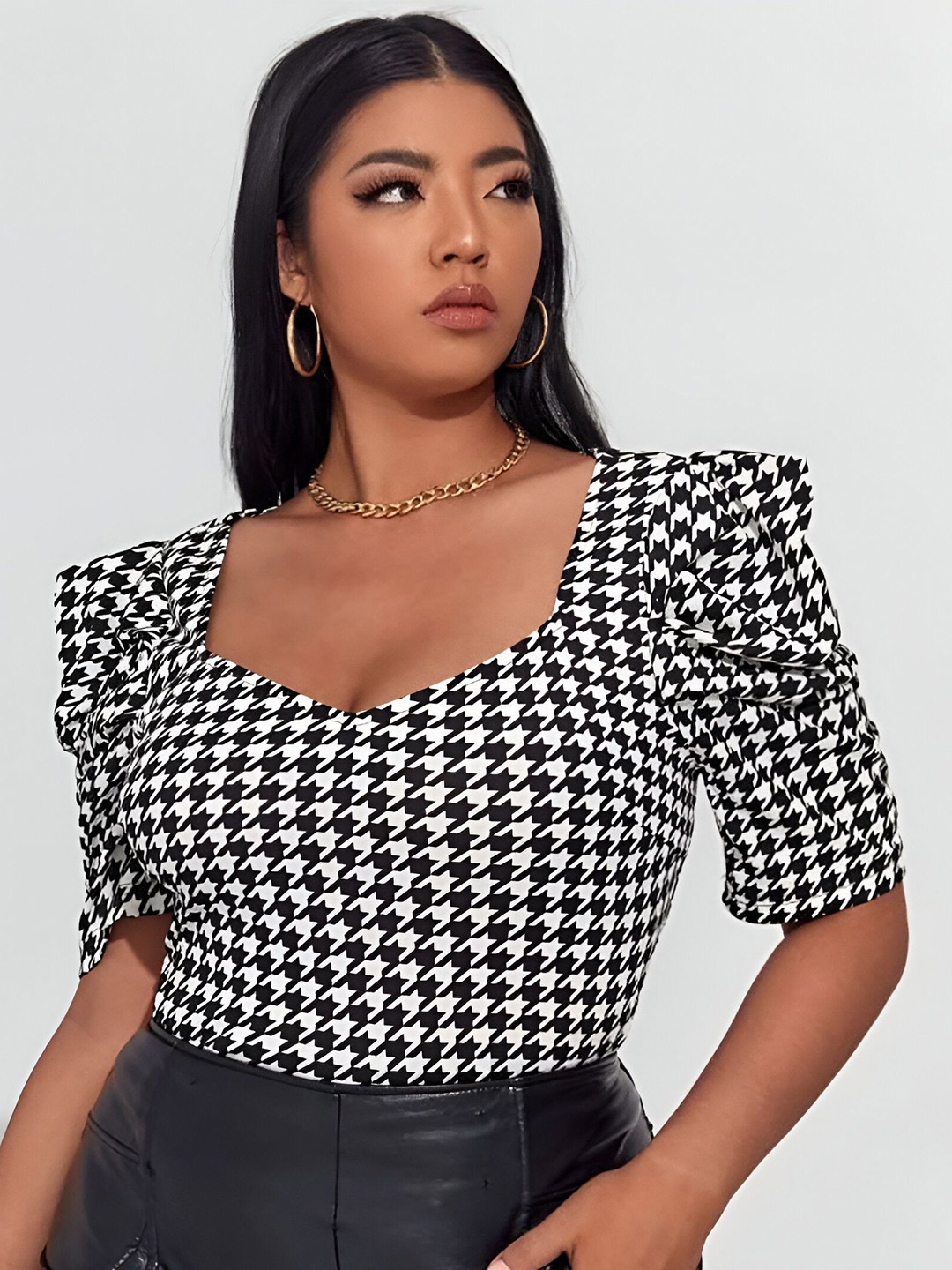 

Dream Beauty Fashion Women Geometric Printed Sweetheart Neck Top, Black