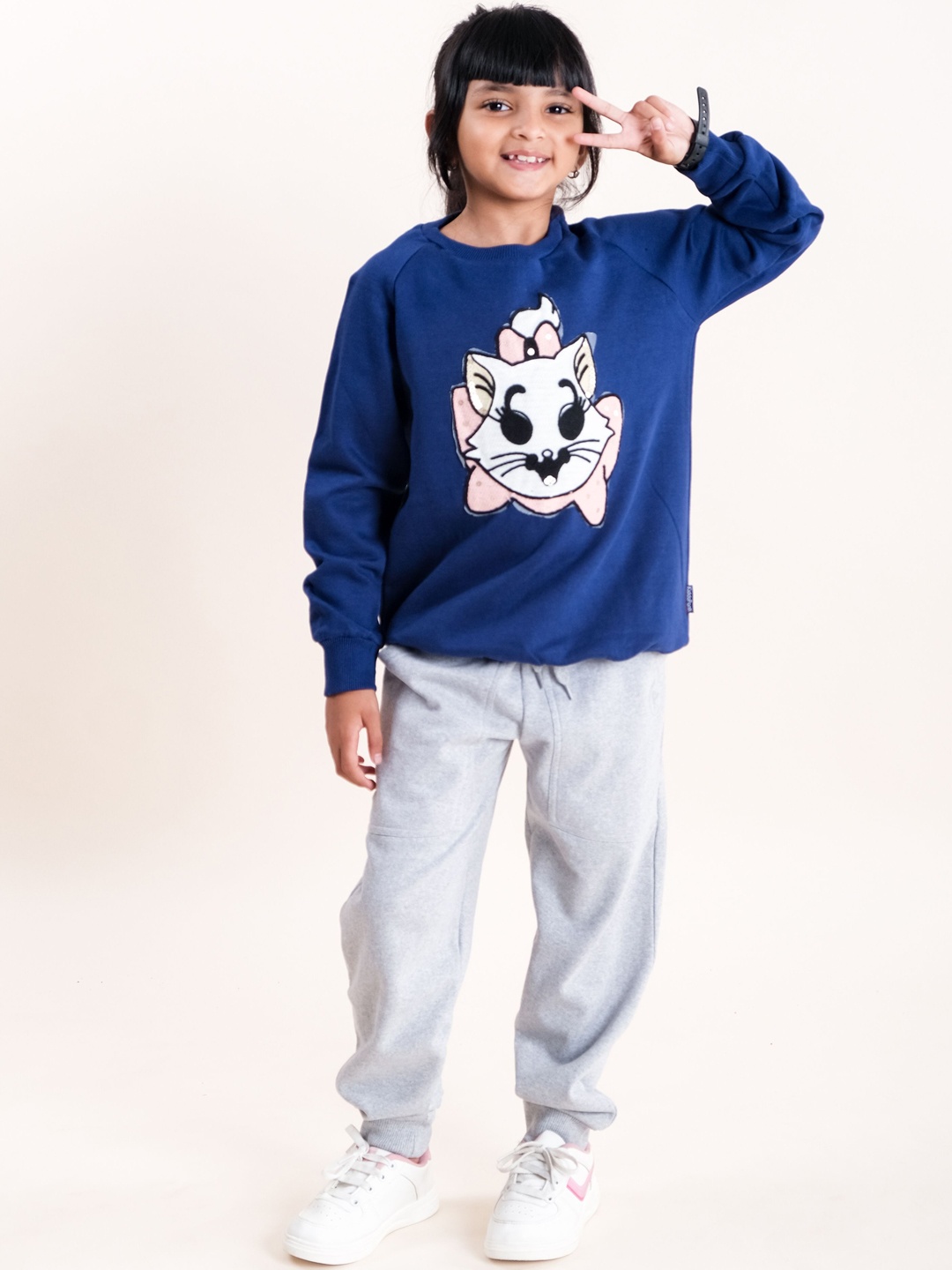 

KiddoPanti Girls Applique-Detailed Sweatshirt & Joggers, Navy blue