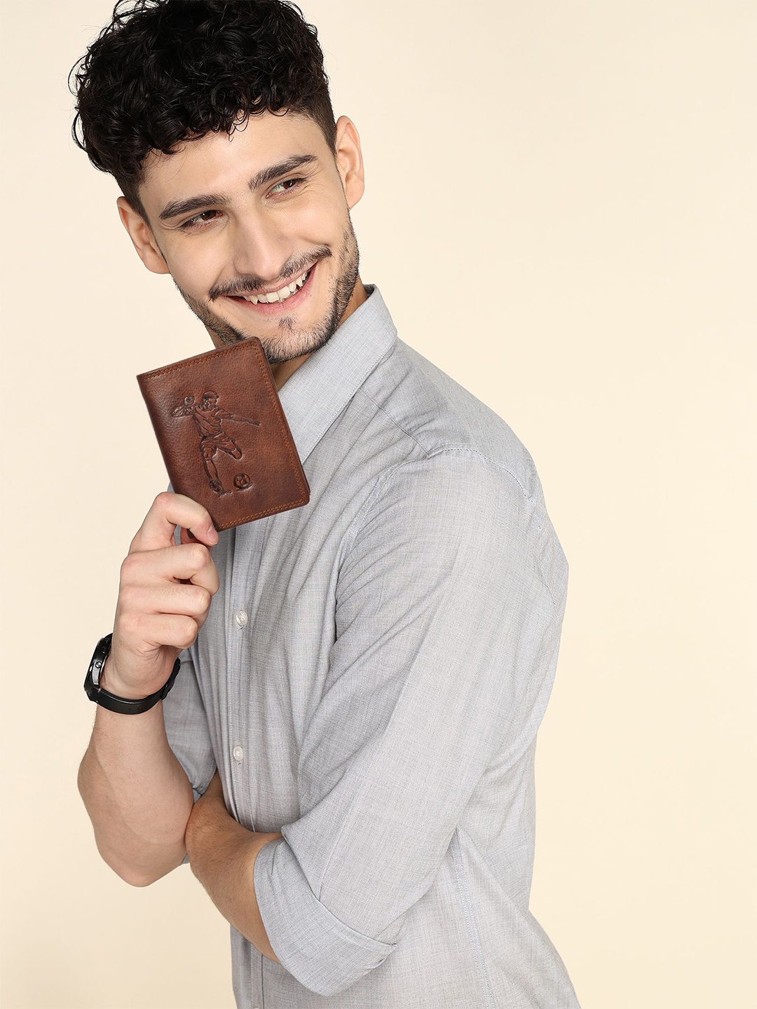 

Sassora Men Textured Leather Three Fold Wallet RFID, Brown