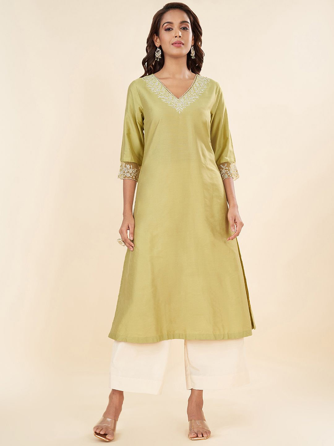 

RANGMANCH BY PANTALOONS Floral Embroidered Straight Kurta, Olive