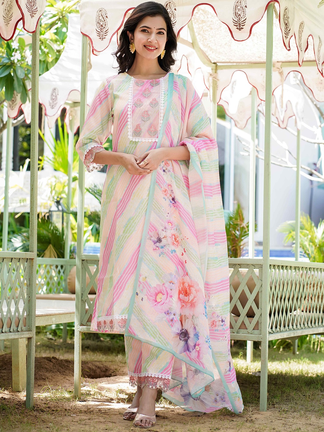 

LALI JAIPUR Floral Embroidered Linen Kurta with Trousers & Dupatta, White