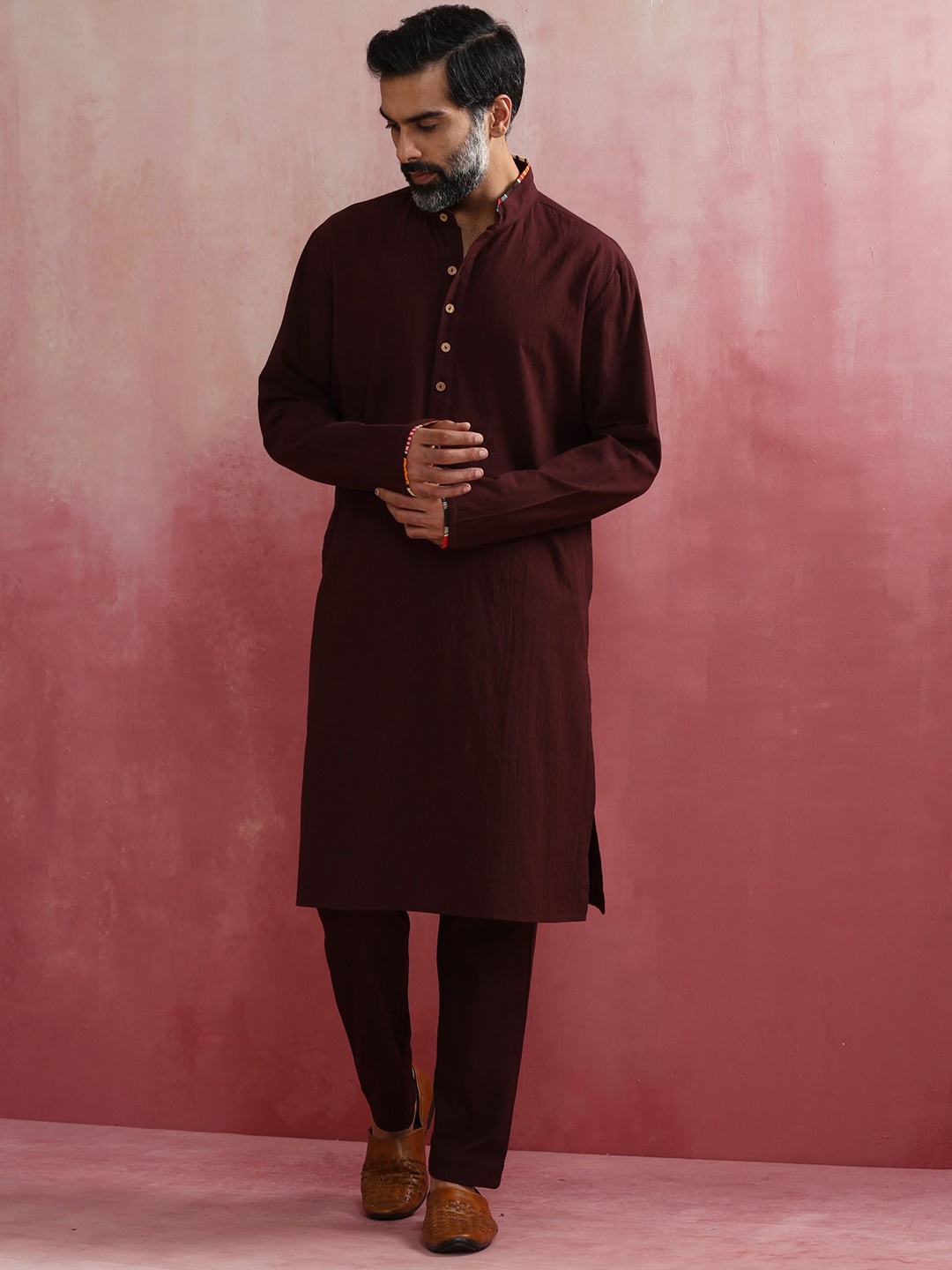 

trueBrowns Men Solid Kurta, Brown