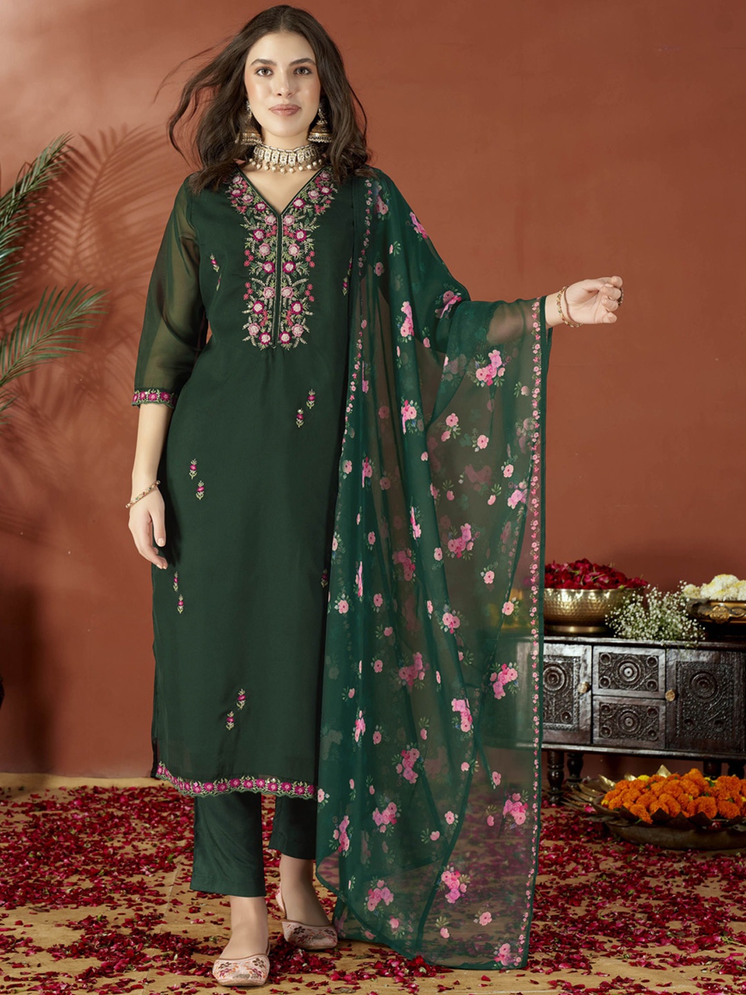 

Anouk Green Floral Embroidered Organza Straight Kurta With Trouser & Dupatta