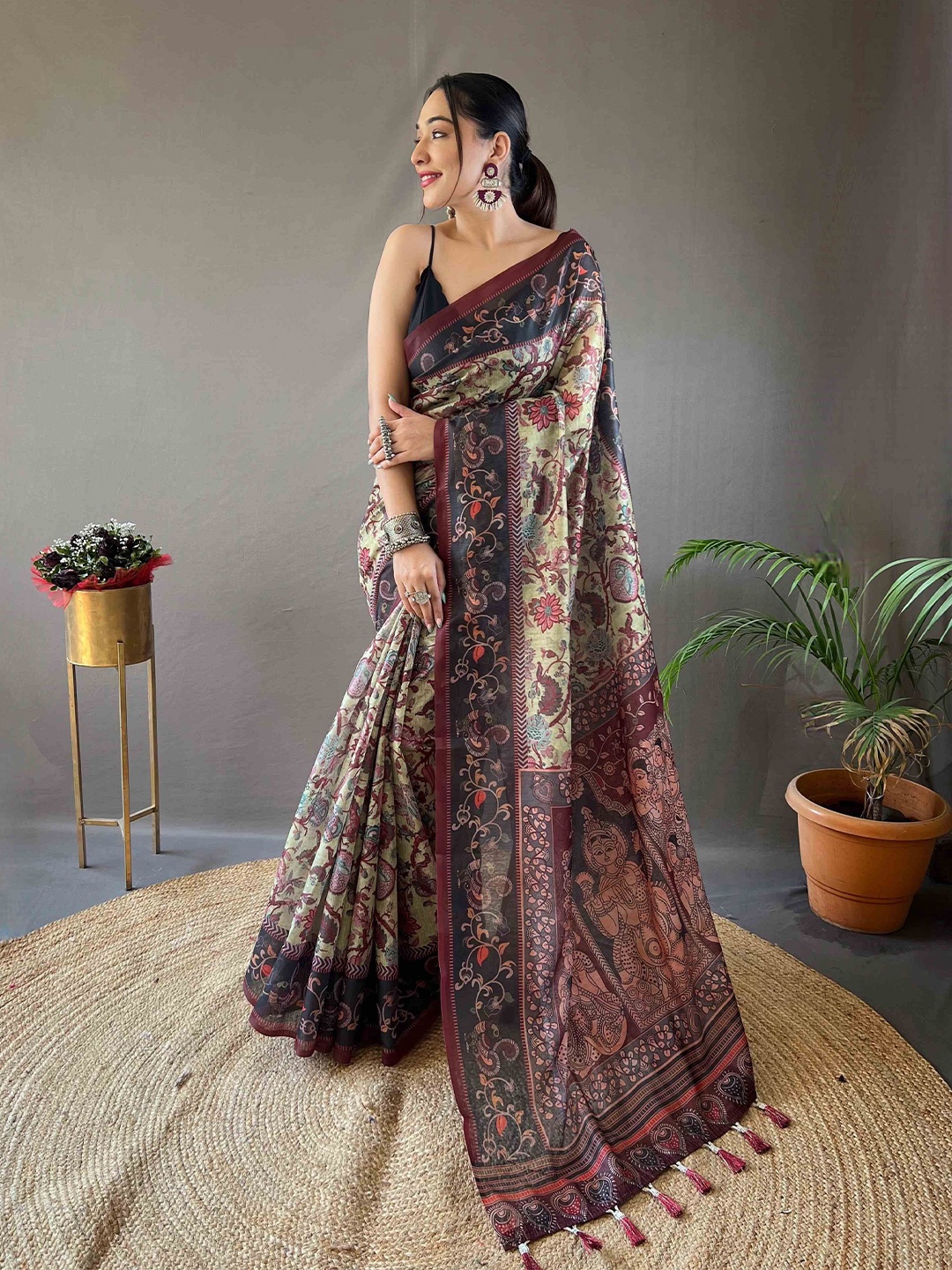 

DEVATITHI Ethnic Motifs Silk Blend Saree, Green