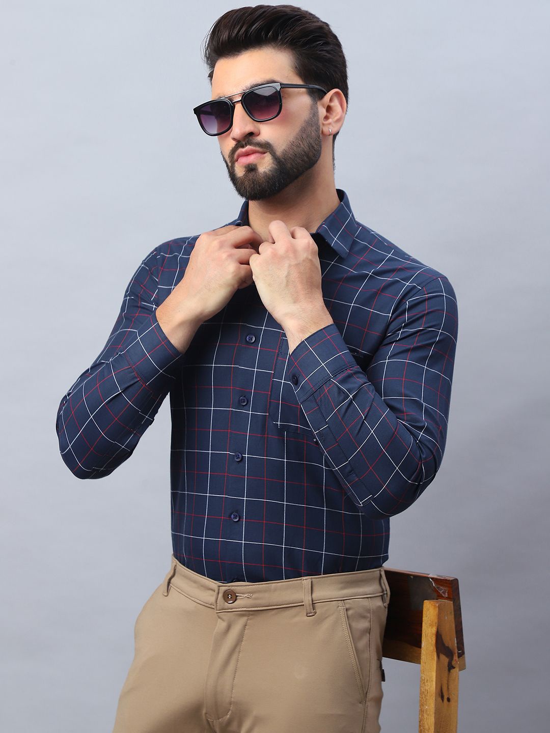 

Indian Needle Men Classic Checked Cotton Formal Shirt, Navy blue