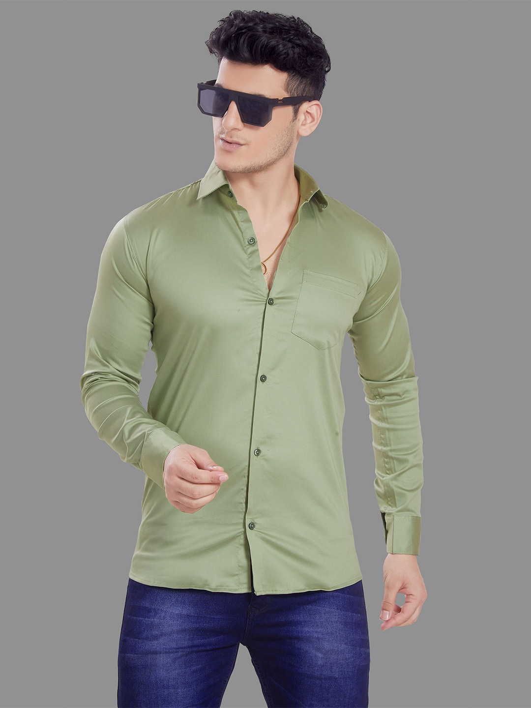 

DIVISIVE Men Spread Collar Solid Polycotton Slim Fit Casual Shirt, Olive