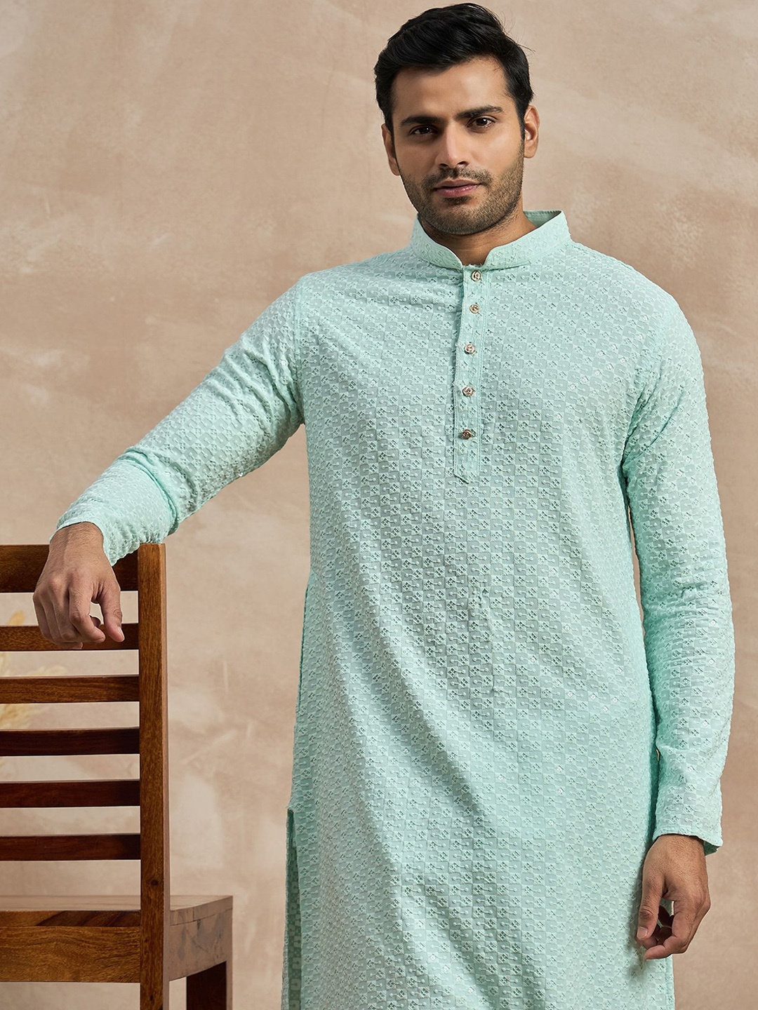 

Anouk Floral Embroidered Mandarin Collar Thread Work Straight Kurta, Sea green