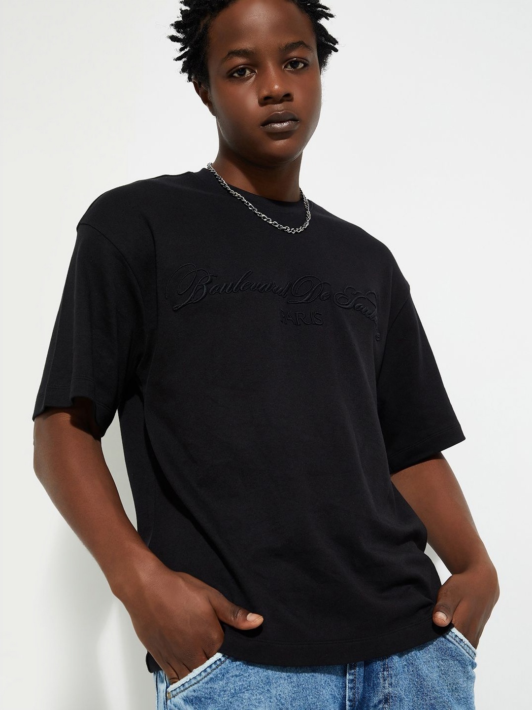 

max URB_N Men Embroidered Oversized T-shirt, Black