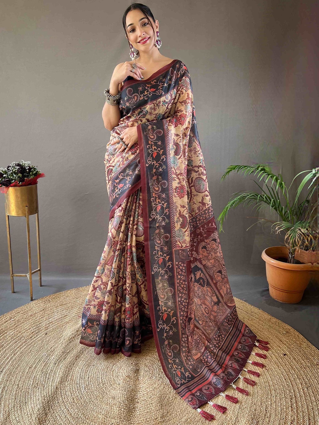 

DEVATITHI Floral Saree, Yellow