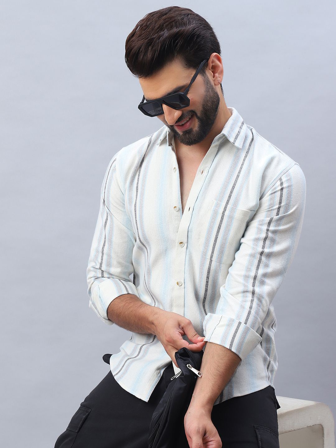 

Indian Needle Men Classic Vertical Striped Casual Shirt, Off white